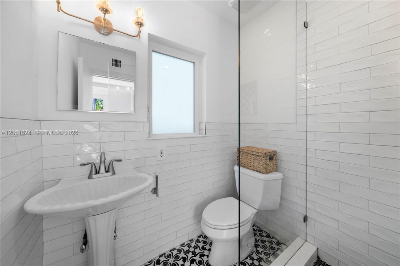 5824 Alton Rd, Miami Beach, FL 33140 Photo