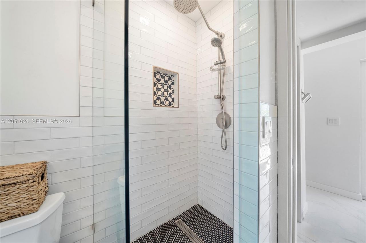 5824 Alton Rd, Miami Beach, FL 33140 Photo