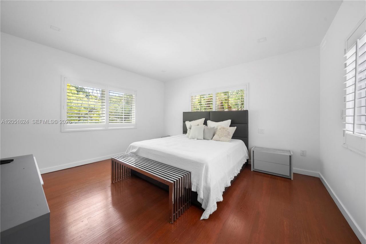 5824 Alton Rd, Miami Beach, FL 33140 Photo