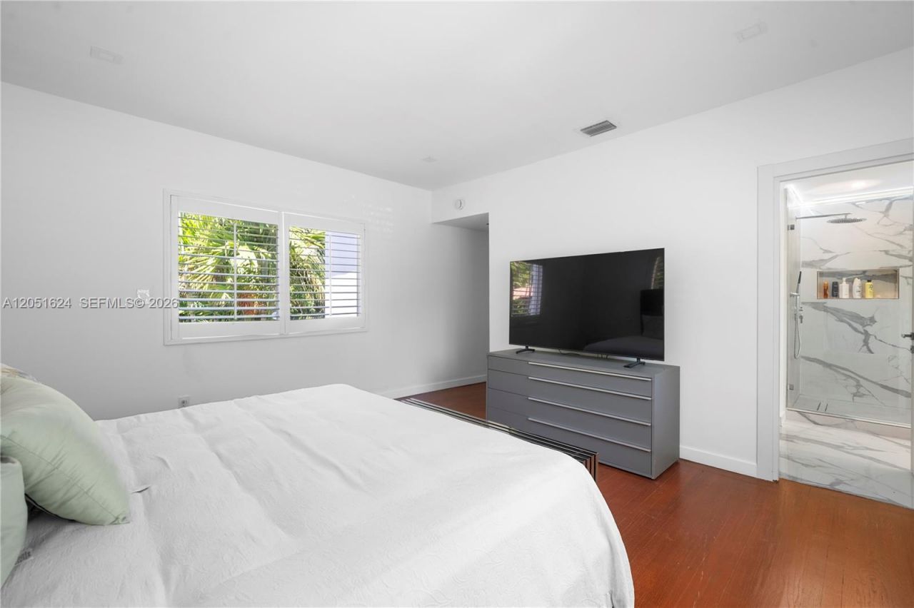 5824 Alton Rd, Miami Beach, FL 33140 Photo