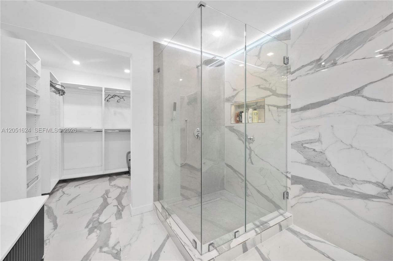 5824 Alton Rd, Miami Beach, FL 33140 Photo