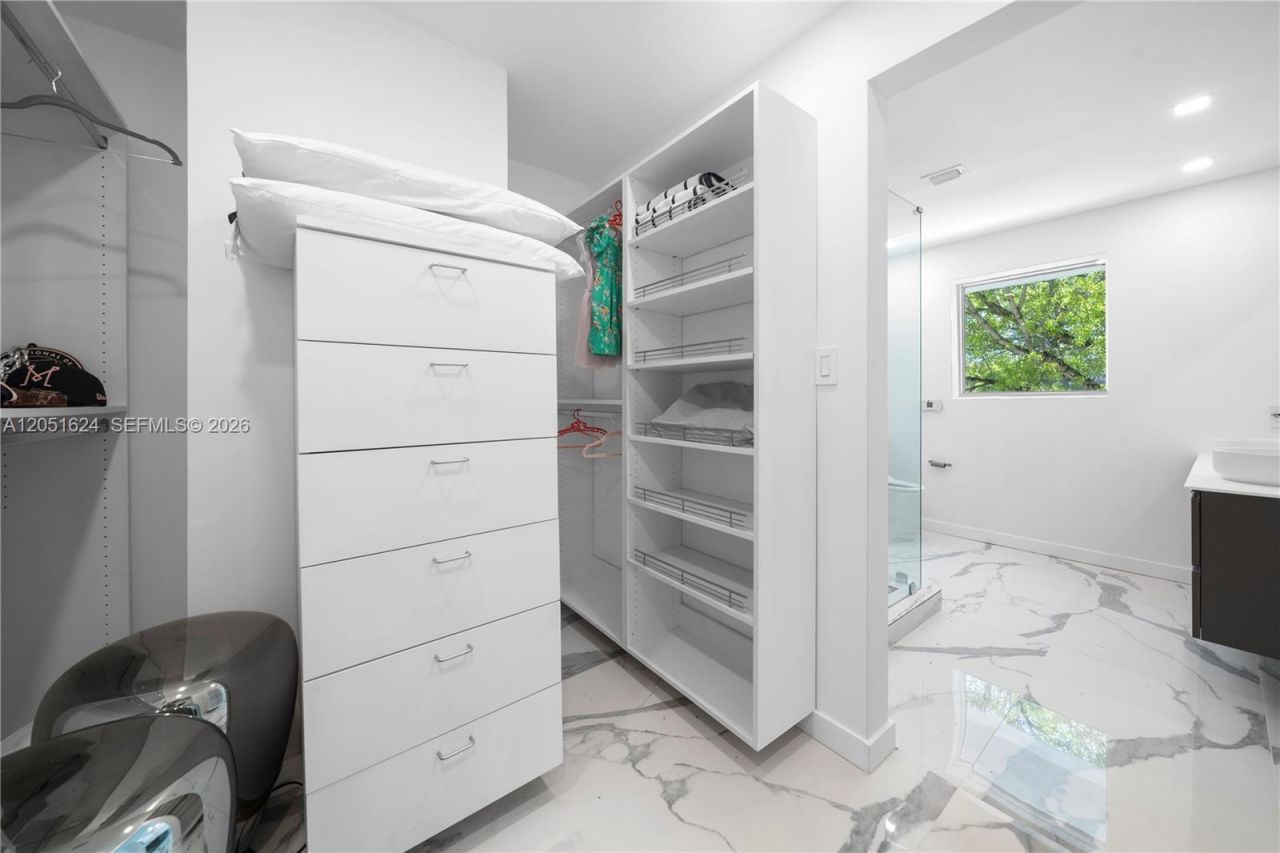 5824 Alton Rd, Miami Beach, FL 33140 Photo