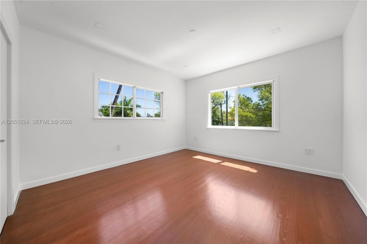 5824 Alton Rd, Miami Beach, FL 33140 Photo
