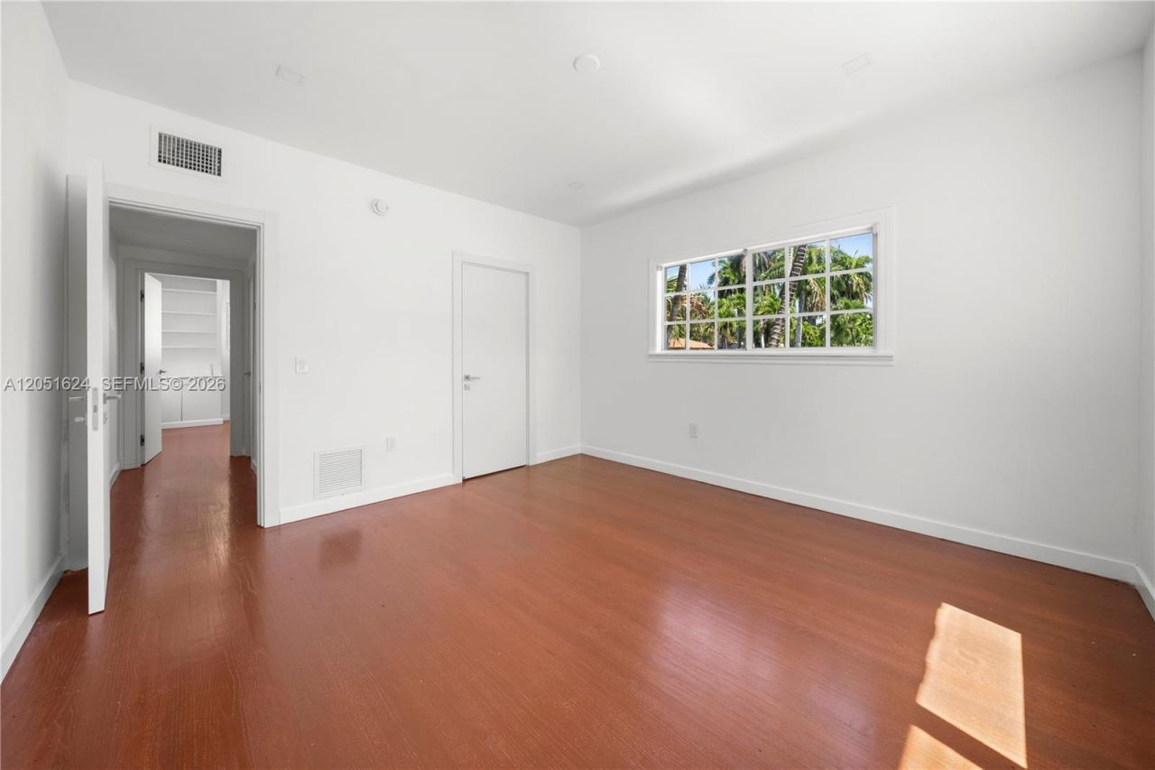 5824 Alton Rd, Miami Beach, FL 33140 Photo