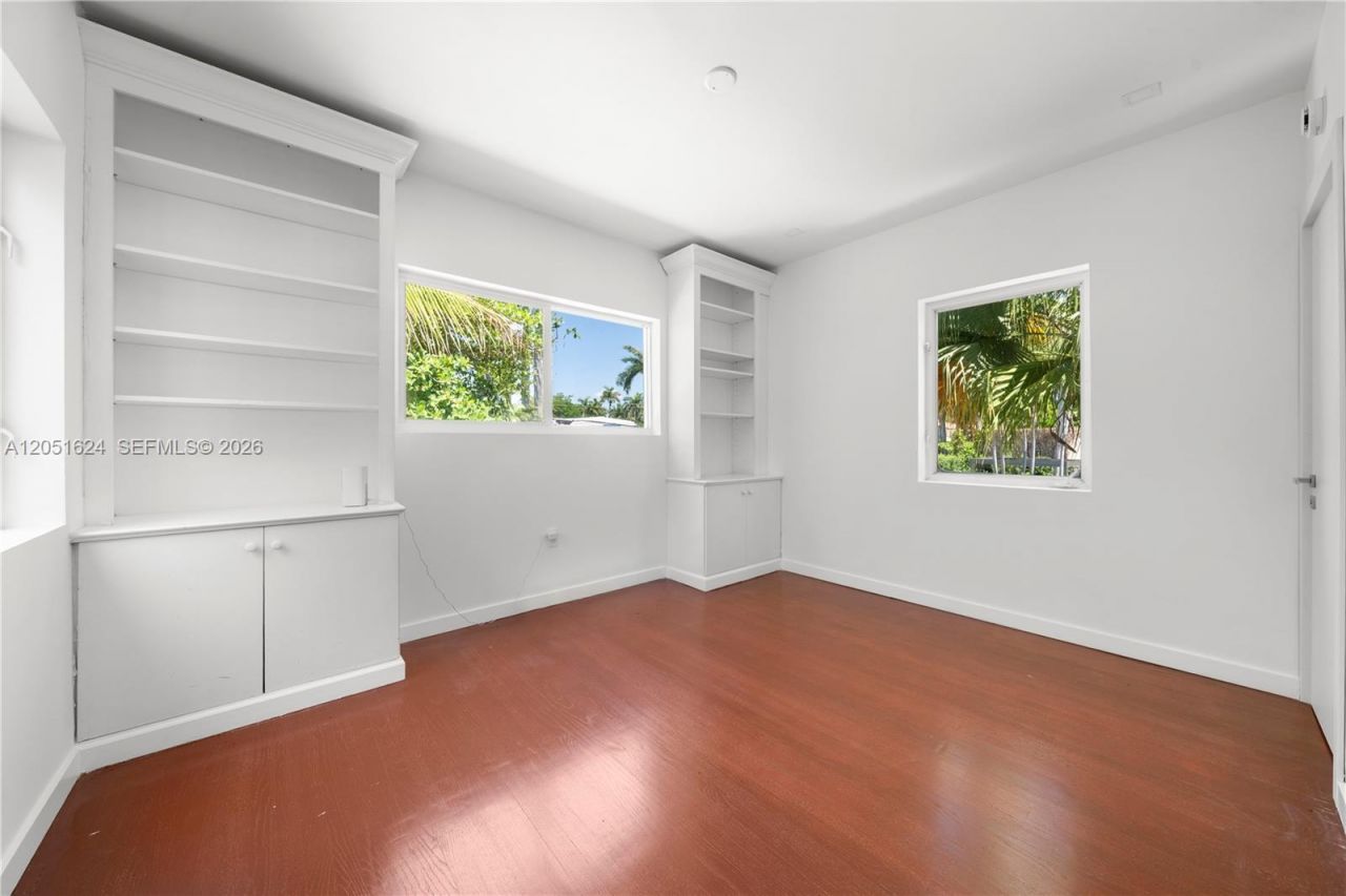 5824 Alton Rd, Miami Beach, FL 33140 Photo