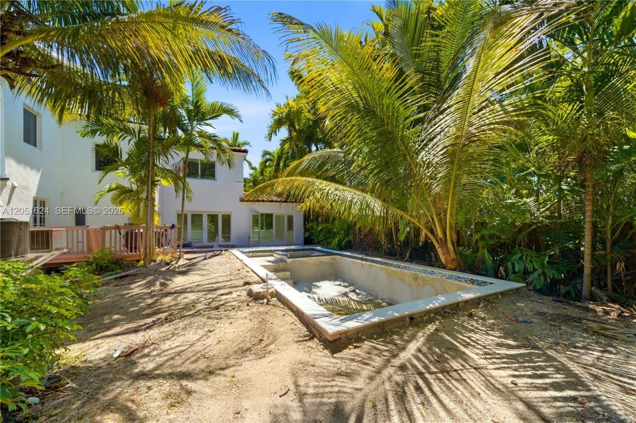 5824 Alton Rd, Miami Beach, FL 33140 Photo
