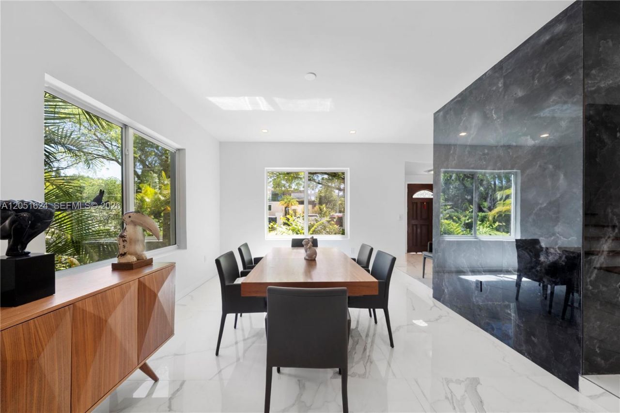 5824 Alton Rd, Miami Beach, FL 33140 Photo