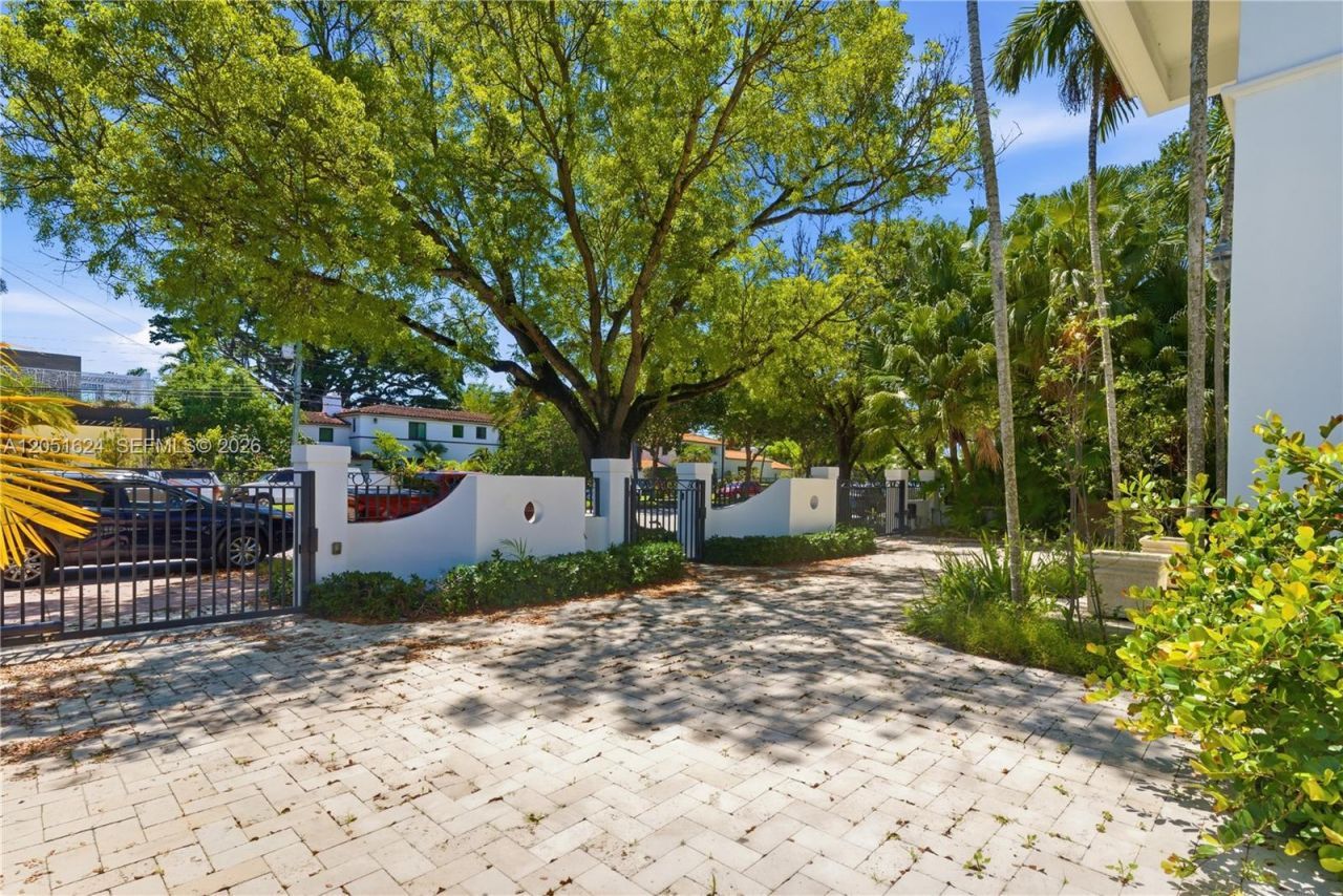 5824 Alton Rd, Miami Beach, FL 33140 Photo