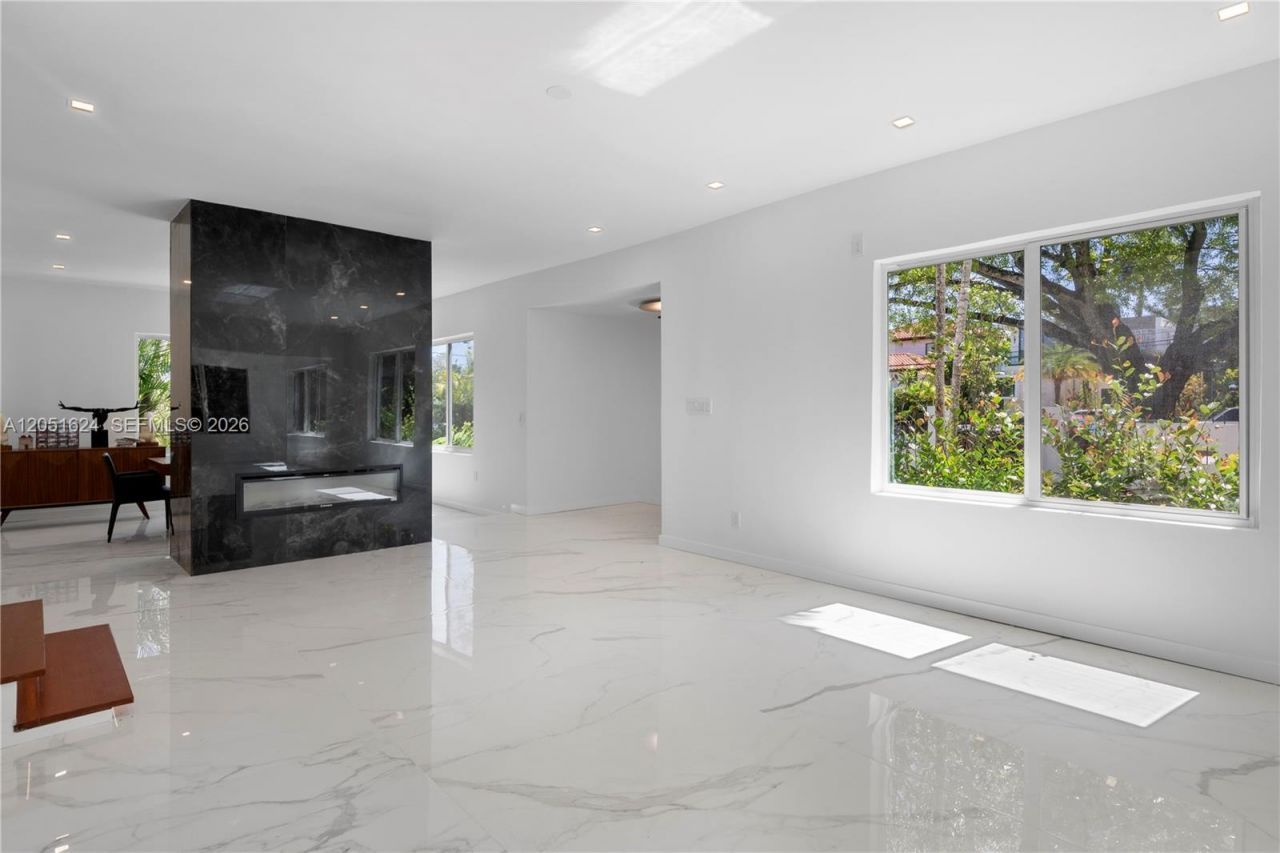 5824 Alton Rd, Miami Beach, FL 33140 Photo