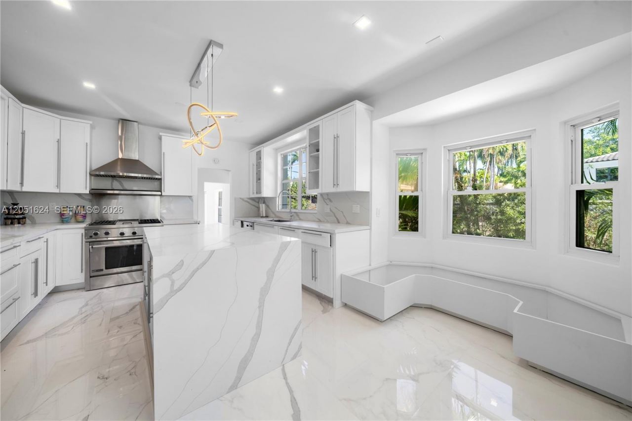 5824 Alton Rd, Miami Beach, FL 33140 Photo
