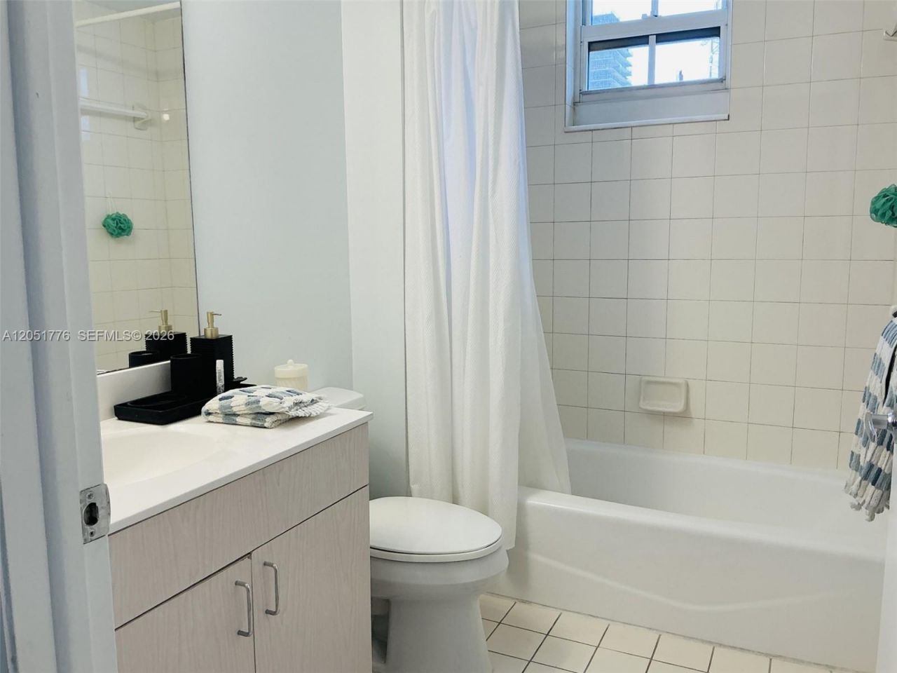 185 SE 14th Ter, Unit 1810, Miami, FL 33131 Photo