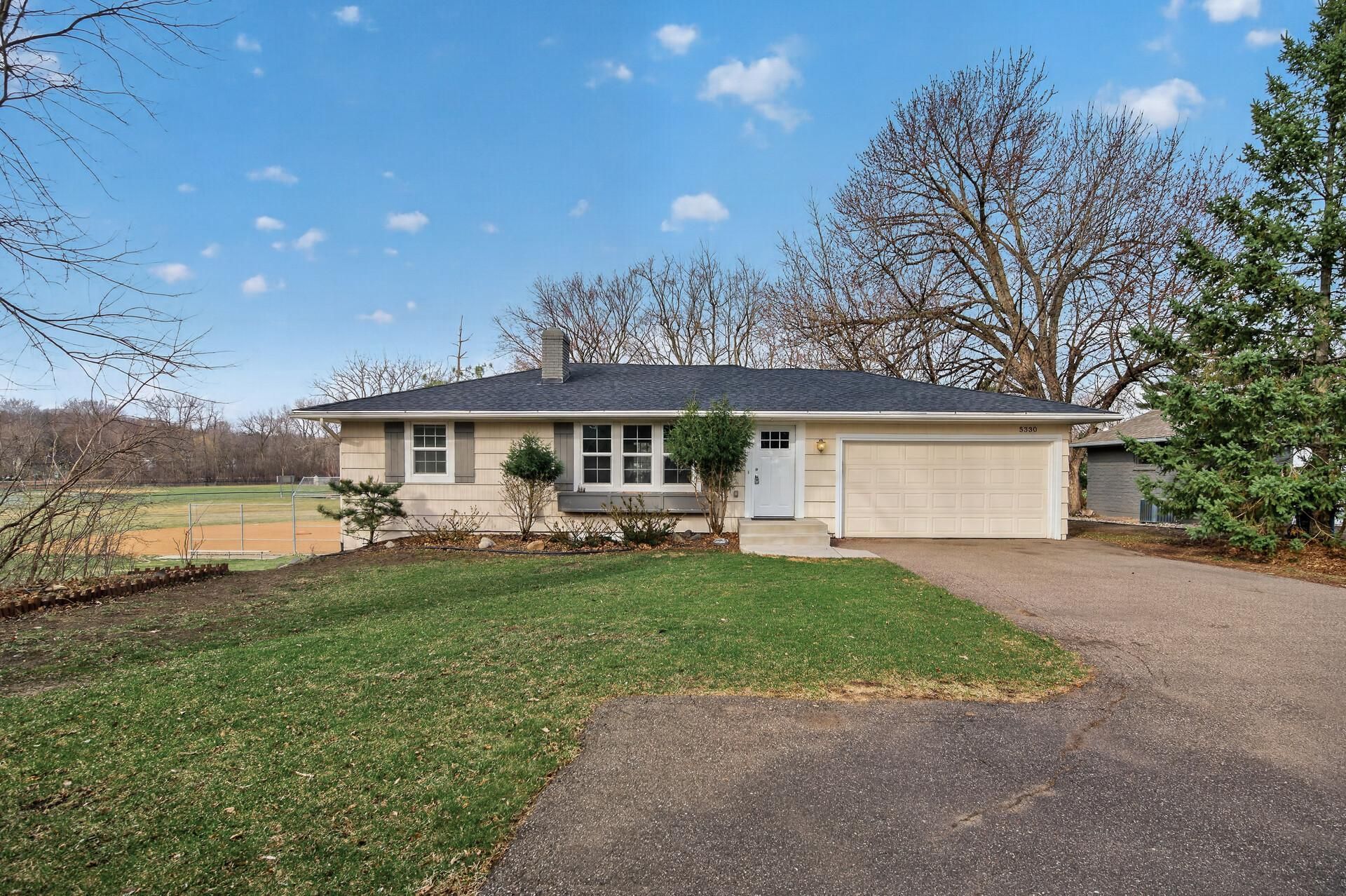 5330 Manitou Road , Tonka Bay, MN 55331