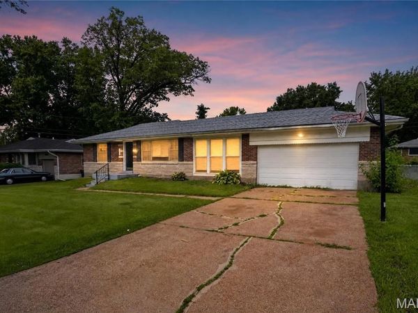 9625 Colony Drive , St Louis, MO 63137