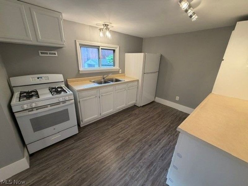 4601 Fenwick Avenue, Cleveland, OH 44102 Photo 12