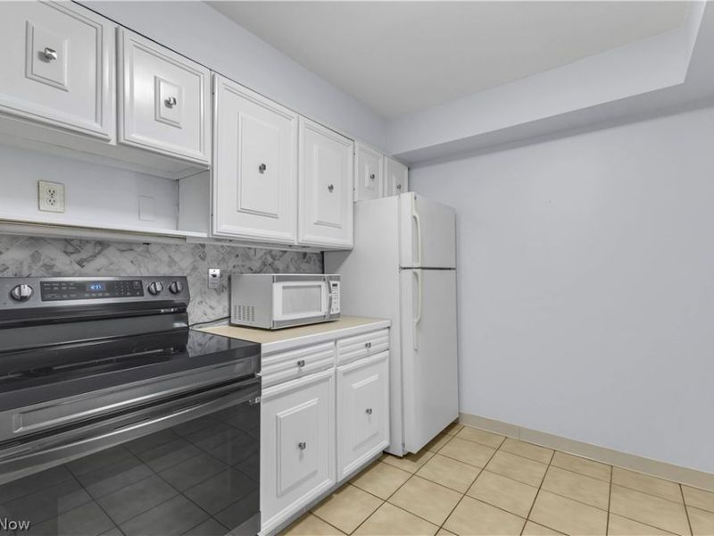 3167 Linden Road, Unit 201, Rocky River, OH 44116 Photo 25