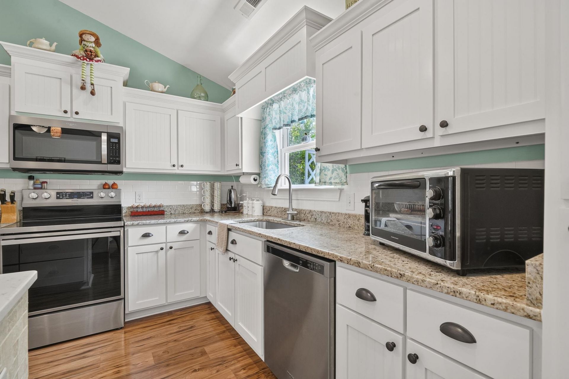 148 Penn Circle Photo 32