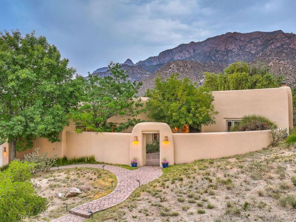 207 Live Oak Road NE, Albuquerque, NM 87122