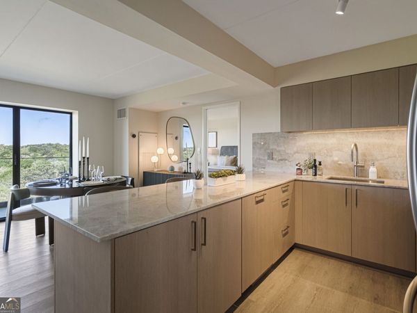 2460 Peachtree Road NE, Unit 213, Atlanta, GA 30305