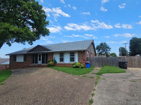 4000 Lakeview Drive , Bartlesville, OK 74006