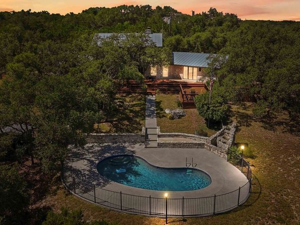 318 Remington Dr, Bergheim, TX 78004