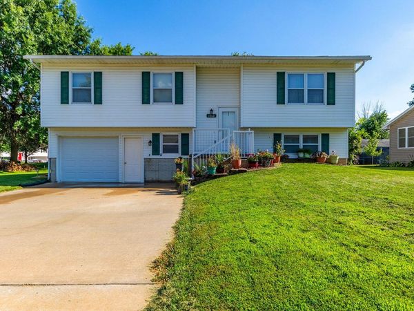 1512 Pinelawn Court, Mexico, MO 65265
