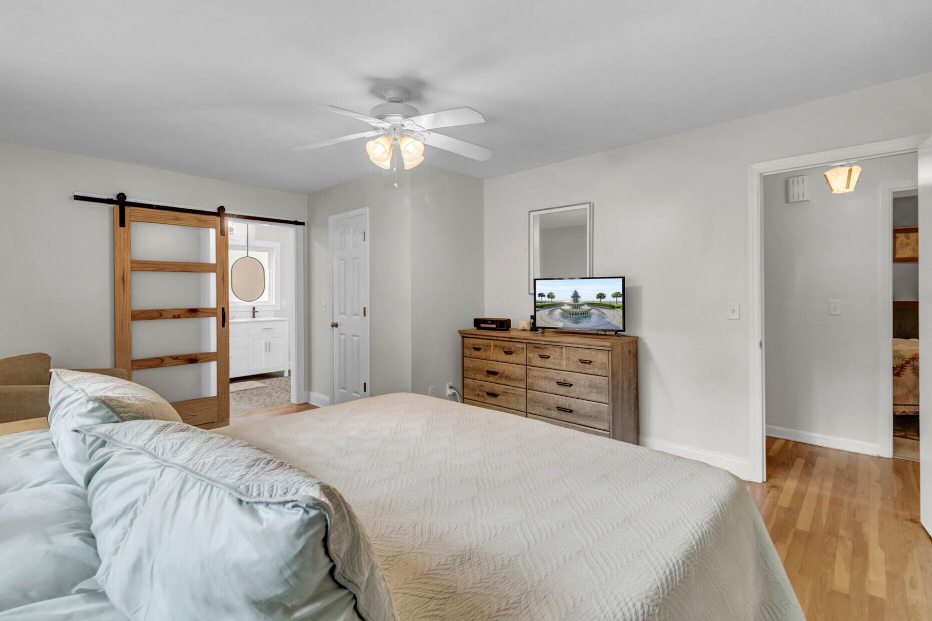 1324 Coleridge Street Photo 21