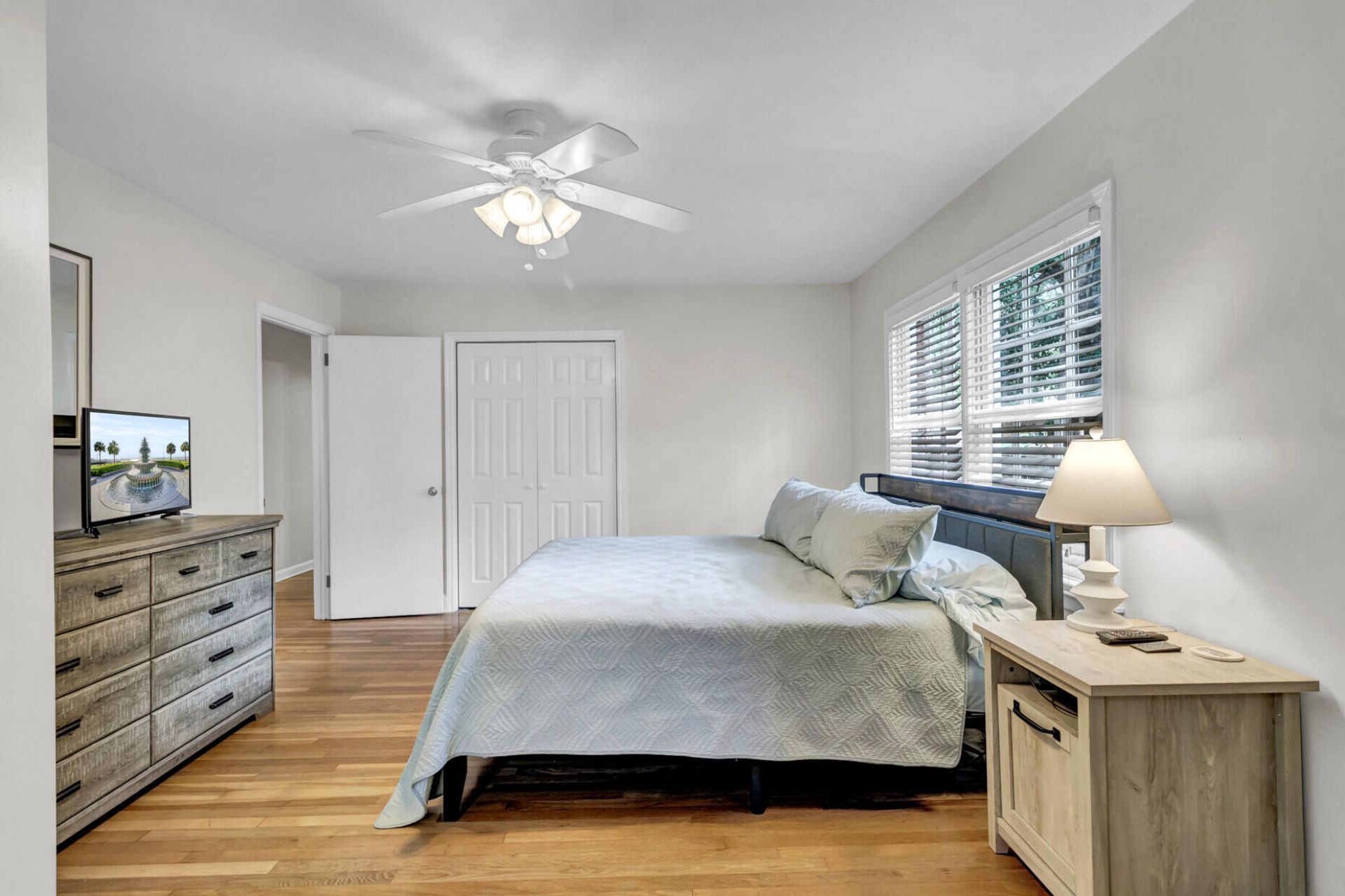 1324 Coleridge Street Photo 22