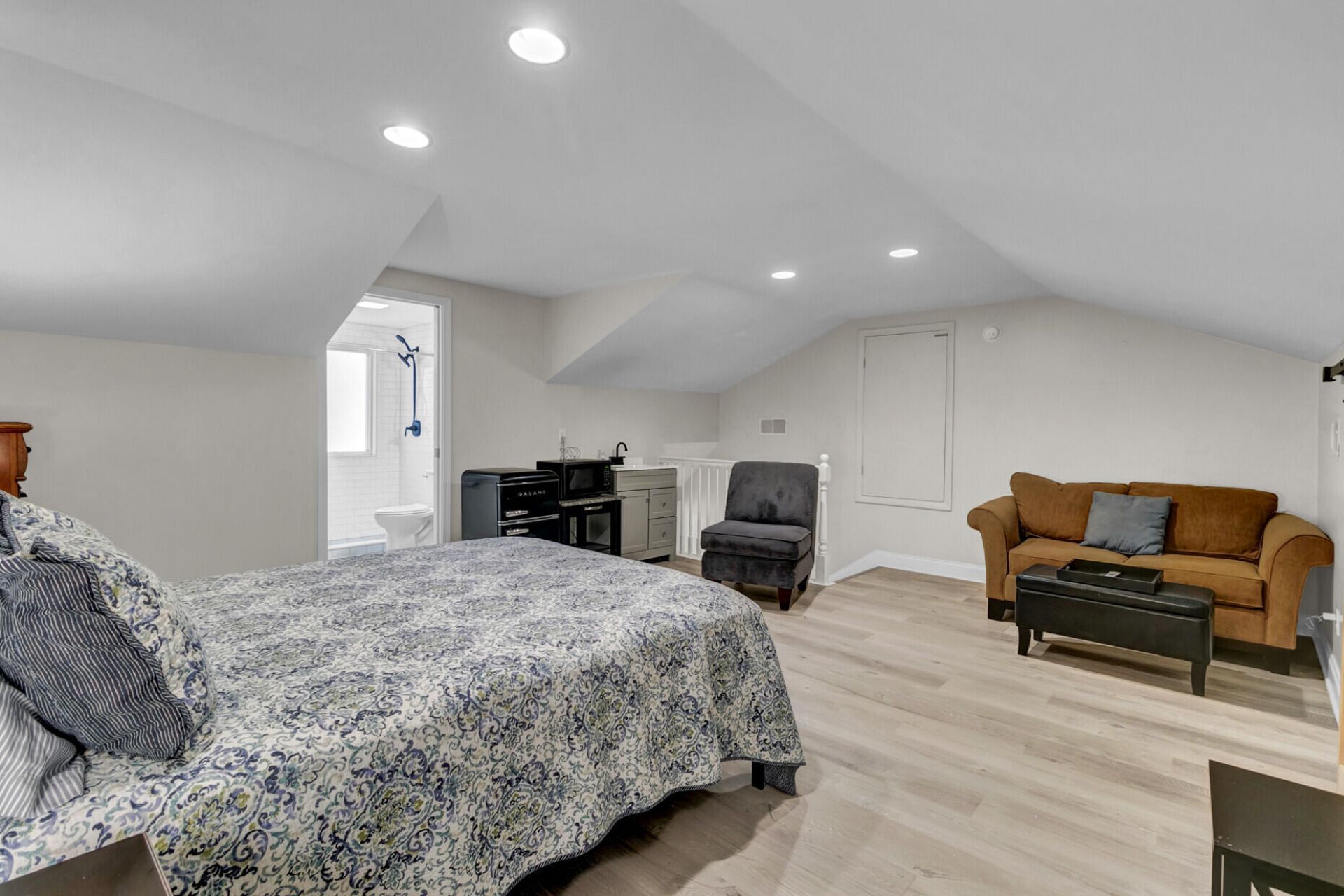 1324 Coleridge Street Photo 35