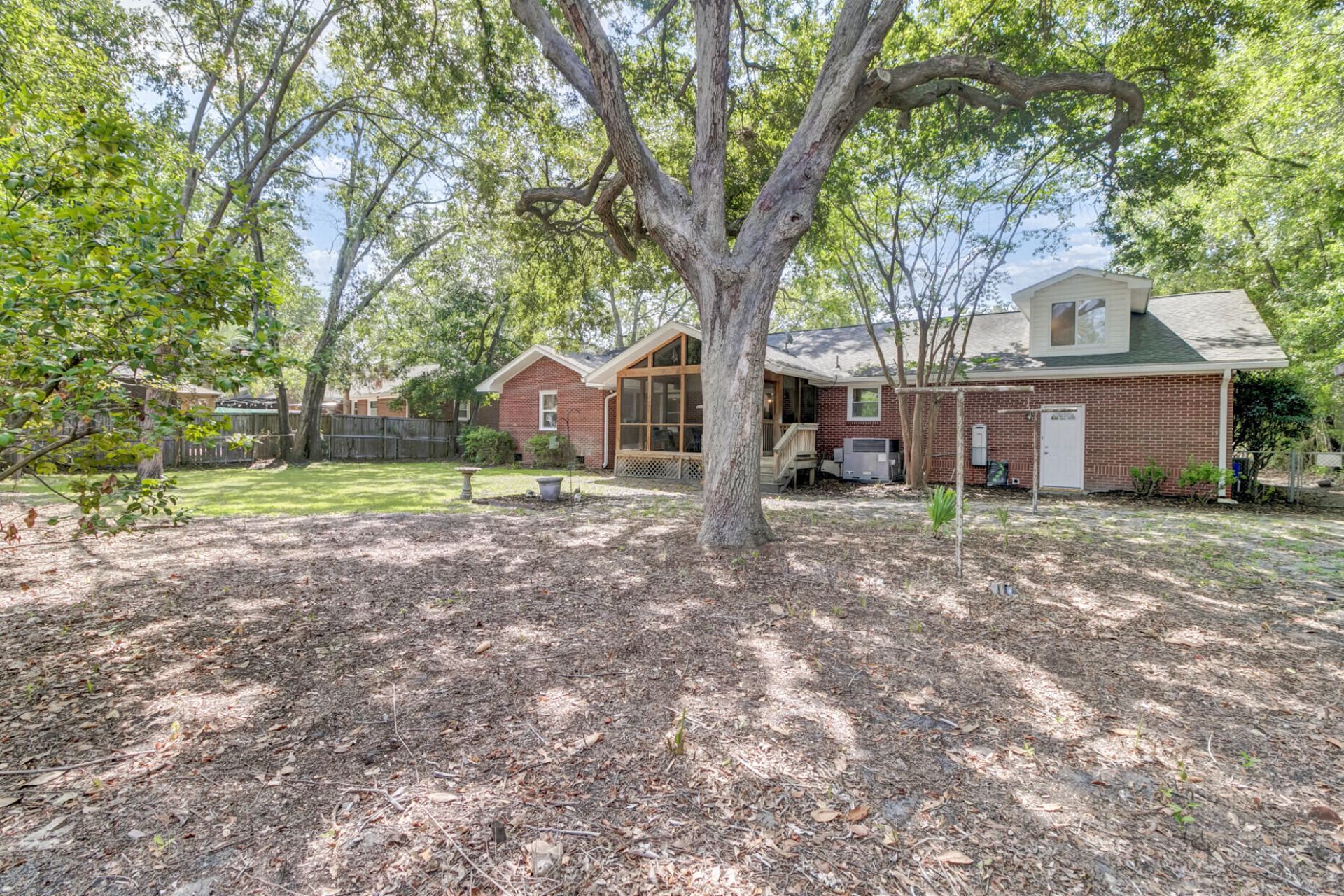 1324 Coleridge Street Photo 46