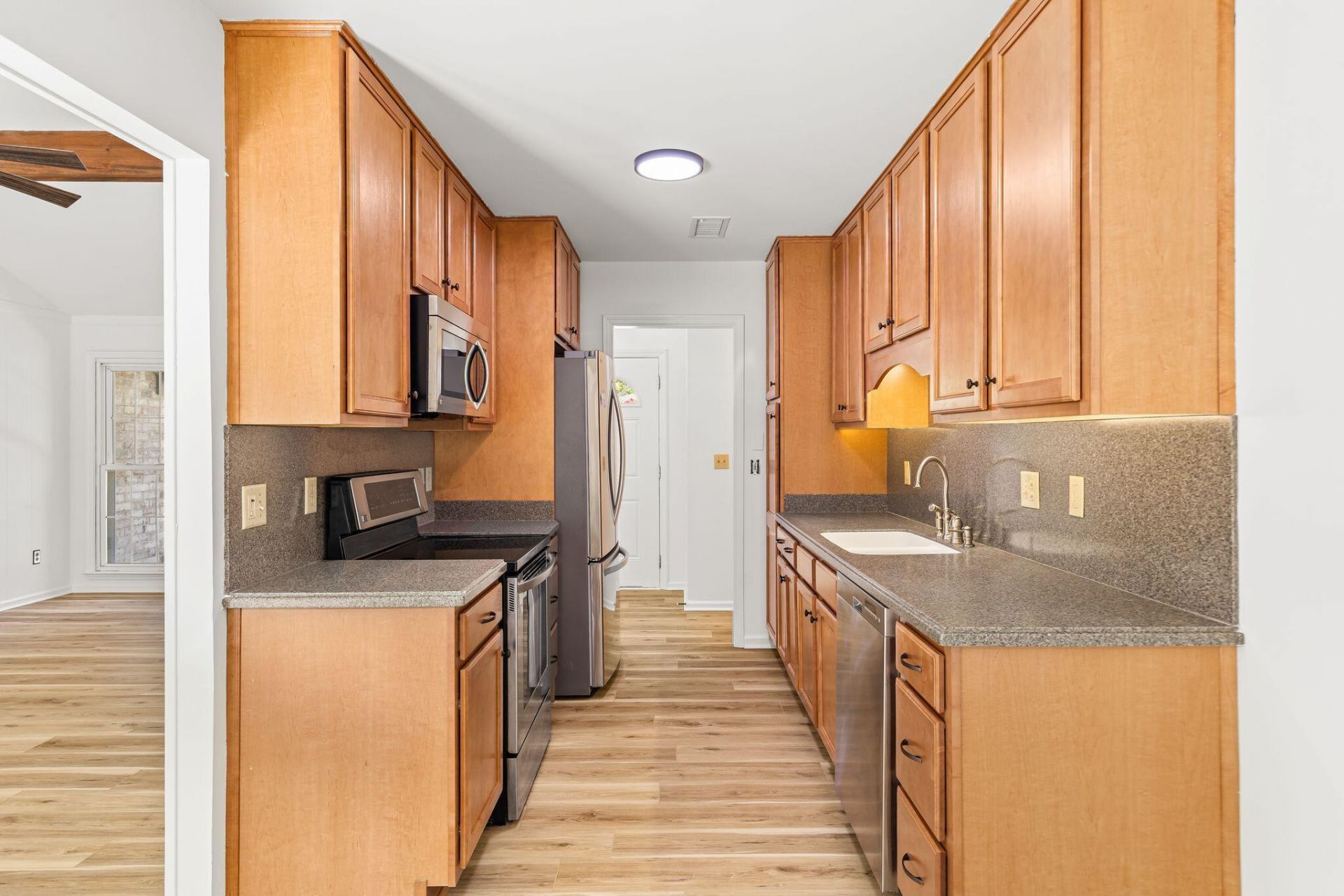 1304 Hampton Drive Photo 10