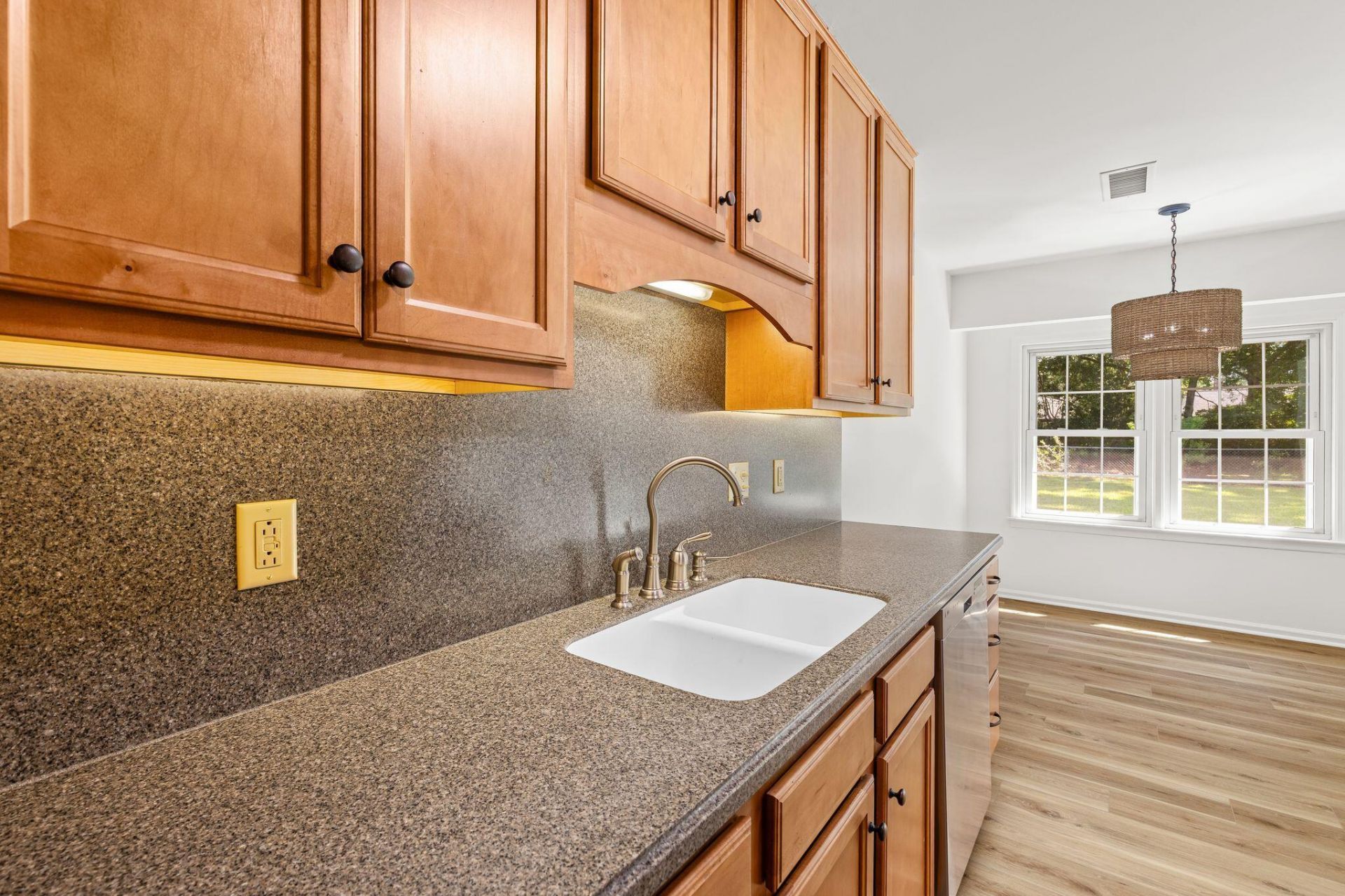 1304 Hampton Drive Photo 11
