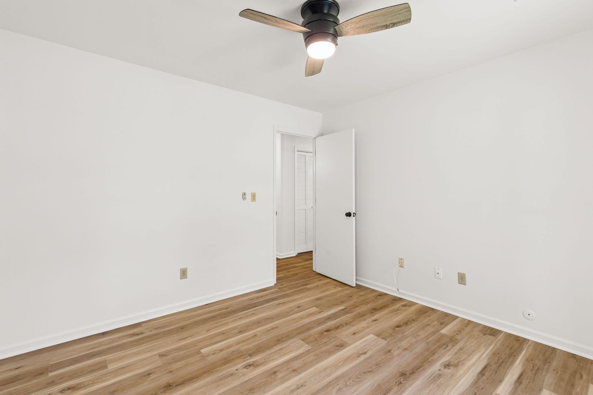1304 Hampton Drive Photo 23