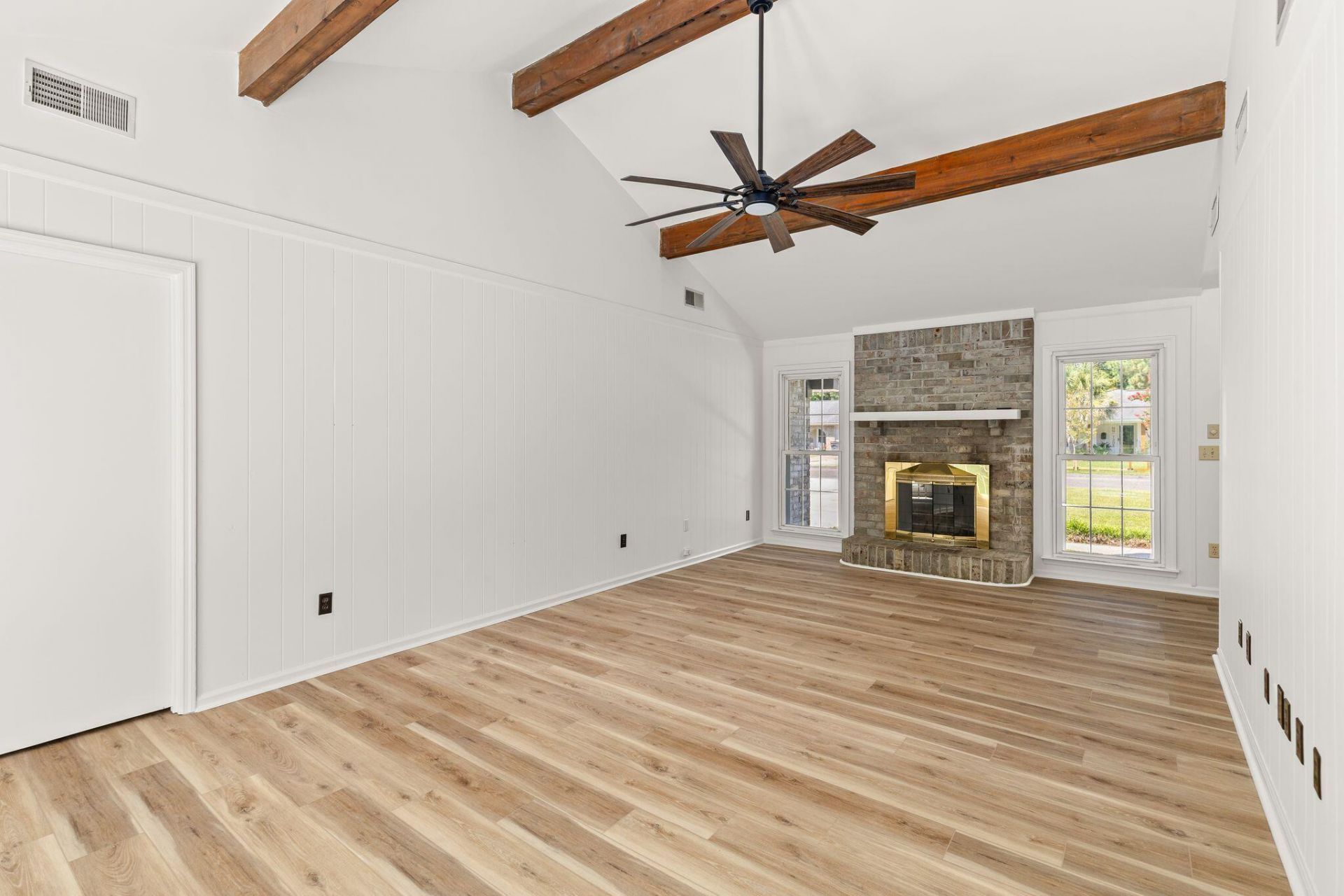 1304 Hampton Drive Photo 6