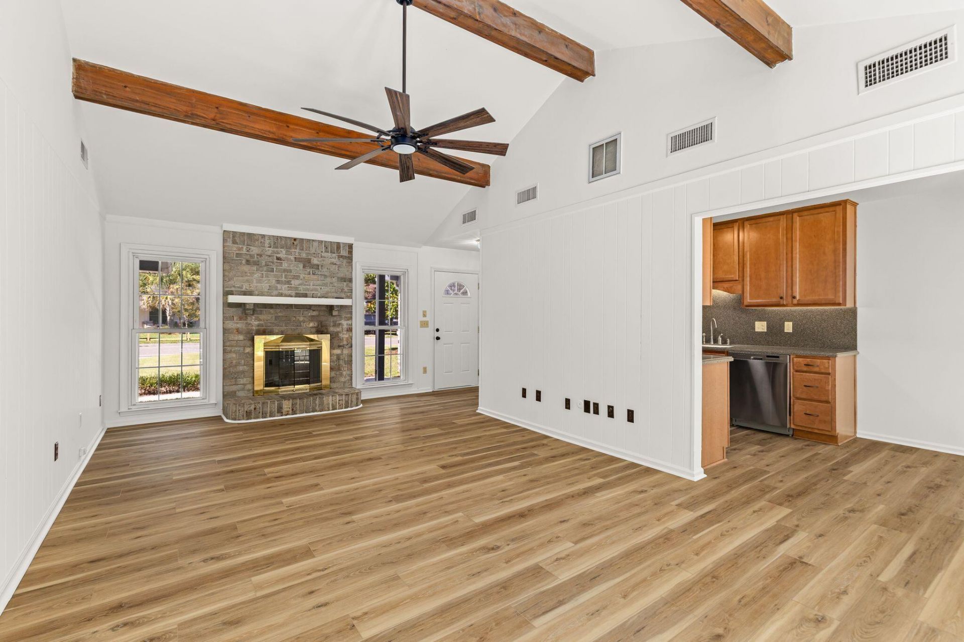 1304 Hampton Drive Photo 7
