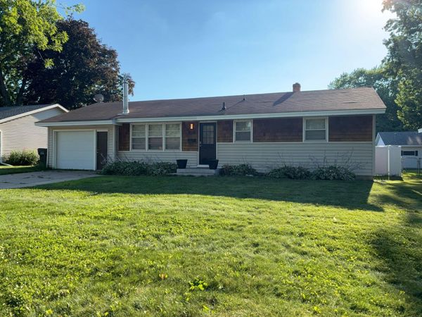 924 Fuller Street S, Shakopee, MN 55379