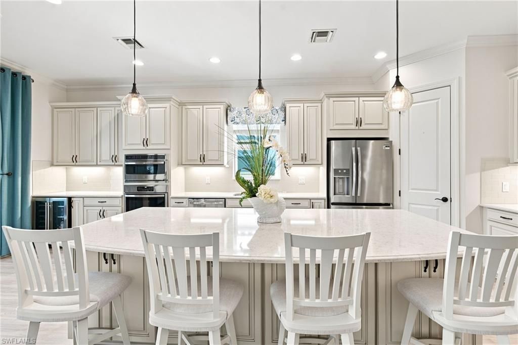 8386 Viale Cir, Naples, FL 34114 Photo