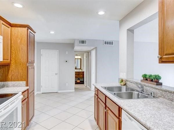 221 Mission Newport Lane , Unit 108, Las Vegas, NV 89107