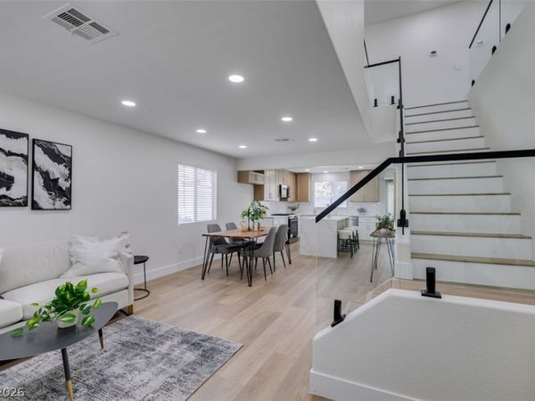 10004 Long Cattle Avenue, Las Vegas, NV 89117