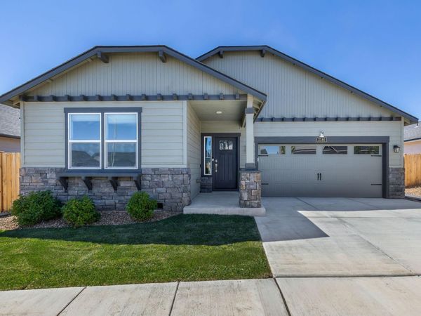 2346 NW Teak Place NW, Redmond, OR 97756
