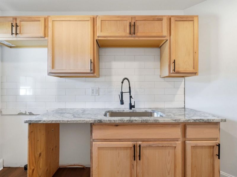 660 Rhoads Avenue, Unit 658, Columbus, OH 43205 Photo 8