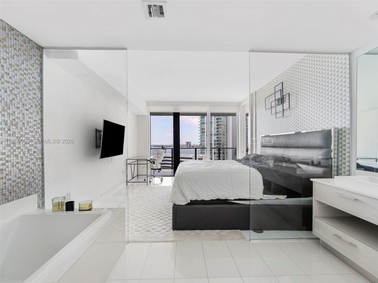650 NE 32nd St, Unit 1201, Miami, FL 33137 Photo