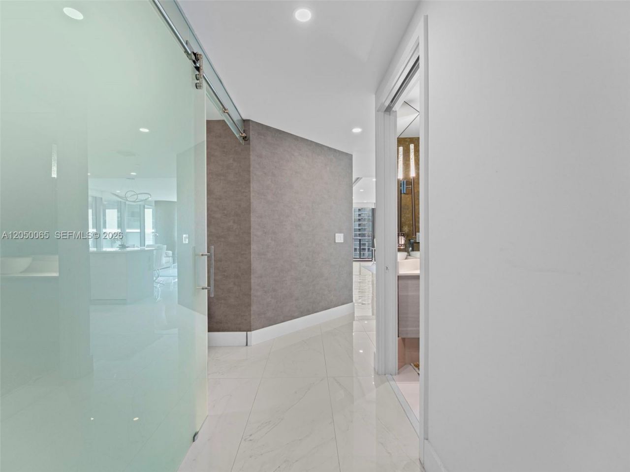 650 NE 32nd St, Unit 1201, Miami, FL 33137 Photo