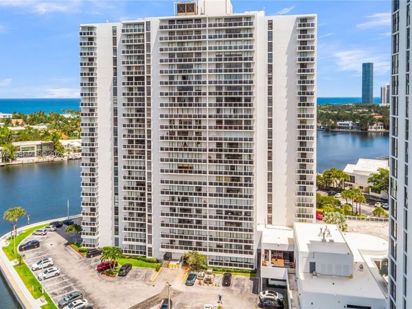 20515 E Country Club Dr , Unit 248, Aventura, FL 33180