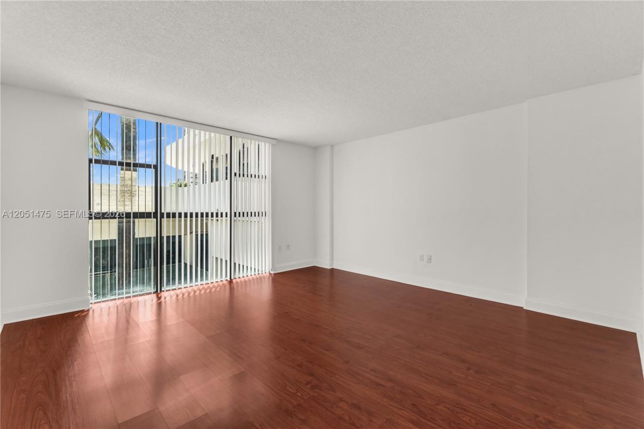 20515 E Country Club Dr , Unit 248, Aventura, FL 33180 Photo