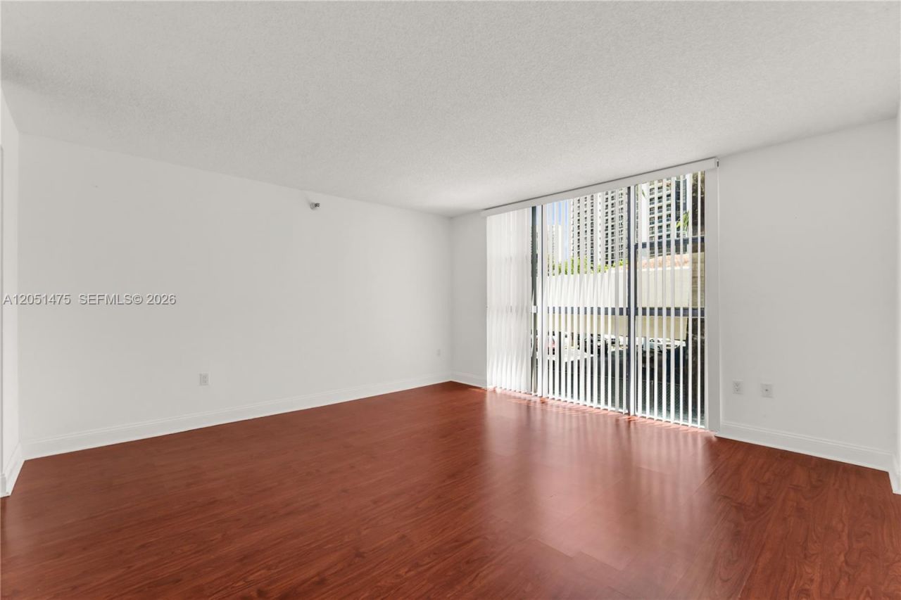 20515 E Country Club Dr , Unit 248, Aventura, FL 33180 Photo