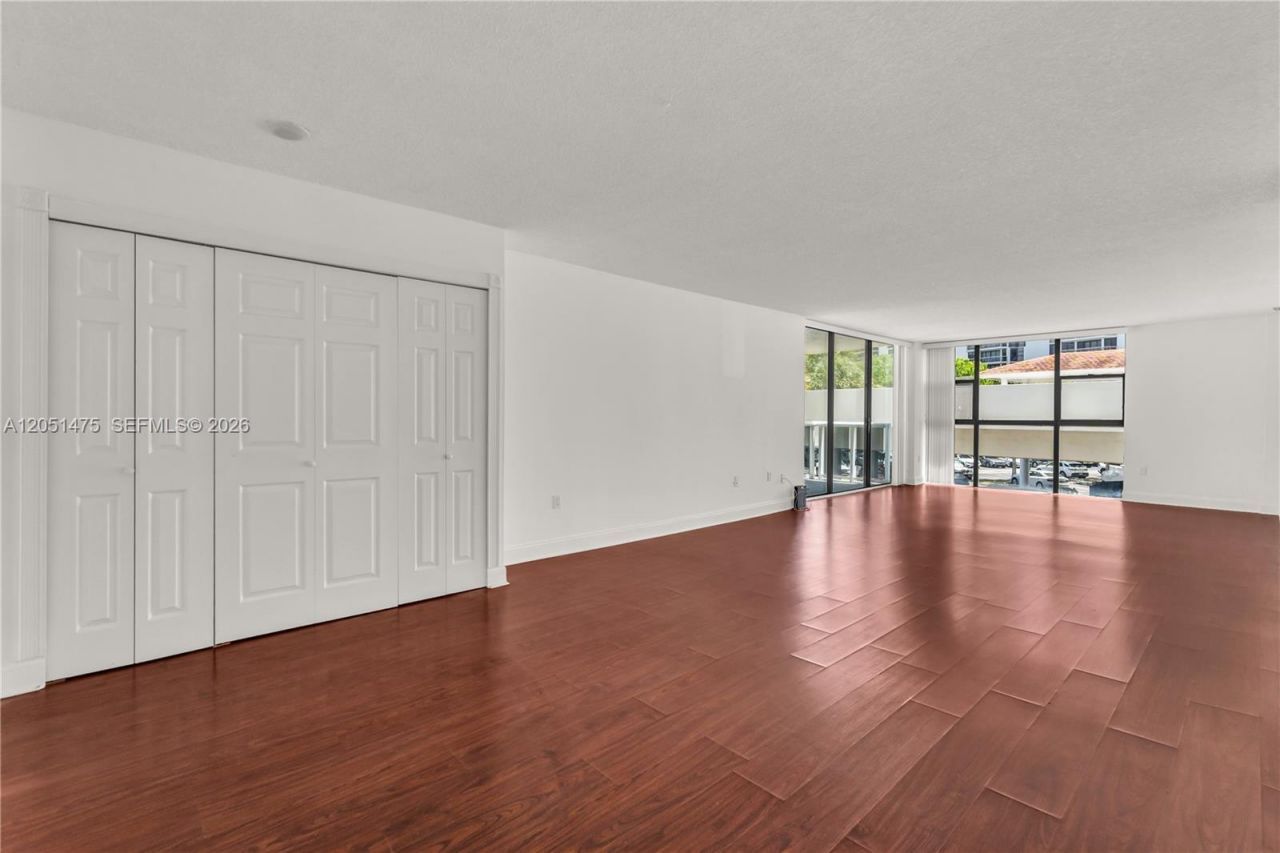 20515 E Country Club Dr , Unit 248, Aventura, FL 33180 Photo