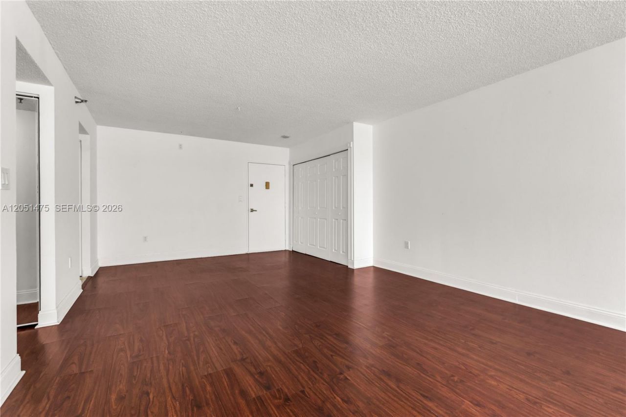 20515 E Country Club Dr , Unit 248, Aventura, FL 33180 Photo