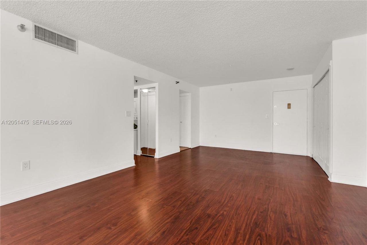 20515 E Country Club Dr , Unit 248, Aventura, FL 33180 Photo