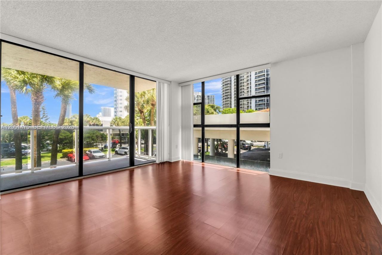20515 E Country Club Dr , Unit 248, Aventura, FL 33180 Photo