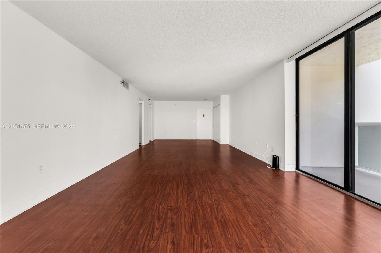 20515 E Country Club Dr , Unit 248, Aventura, FL 33180 Photo